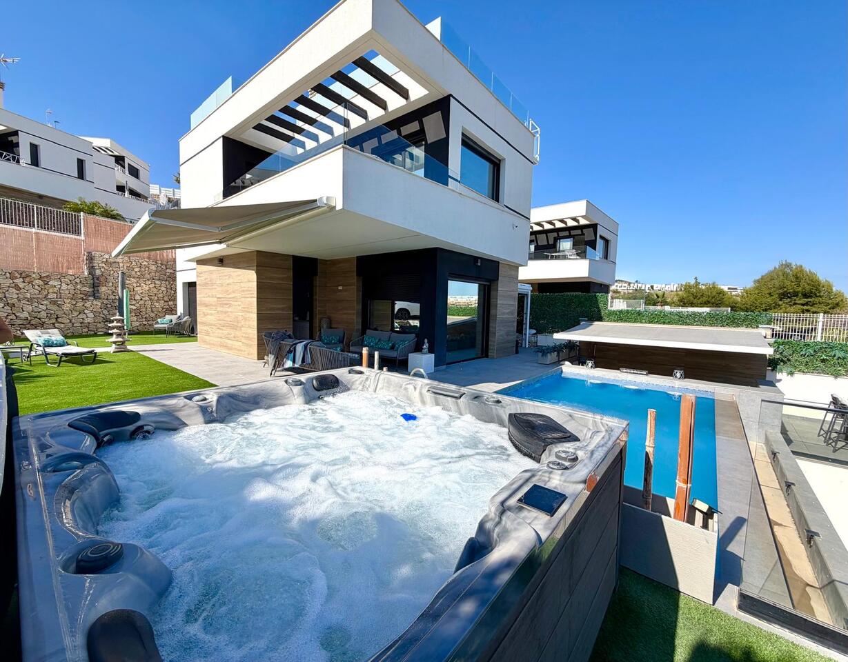 4696FIN_01 C3XY4696FIN Luxe, moderne villa te koop in Finestrat