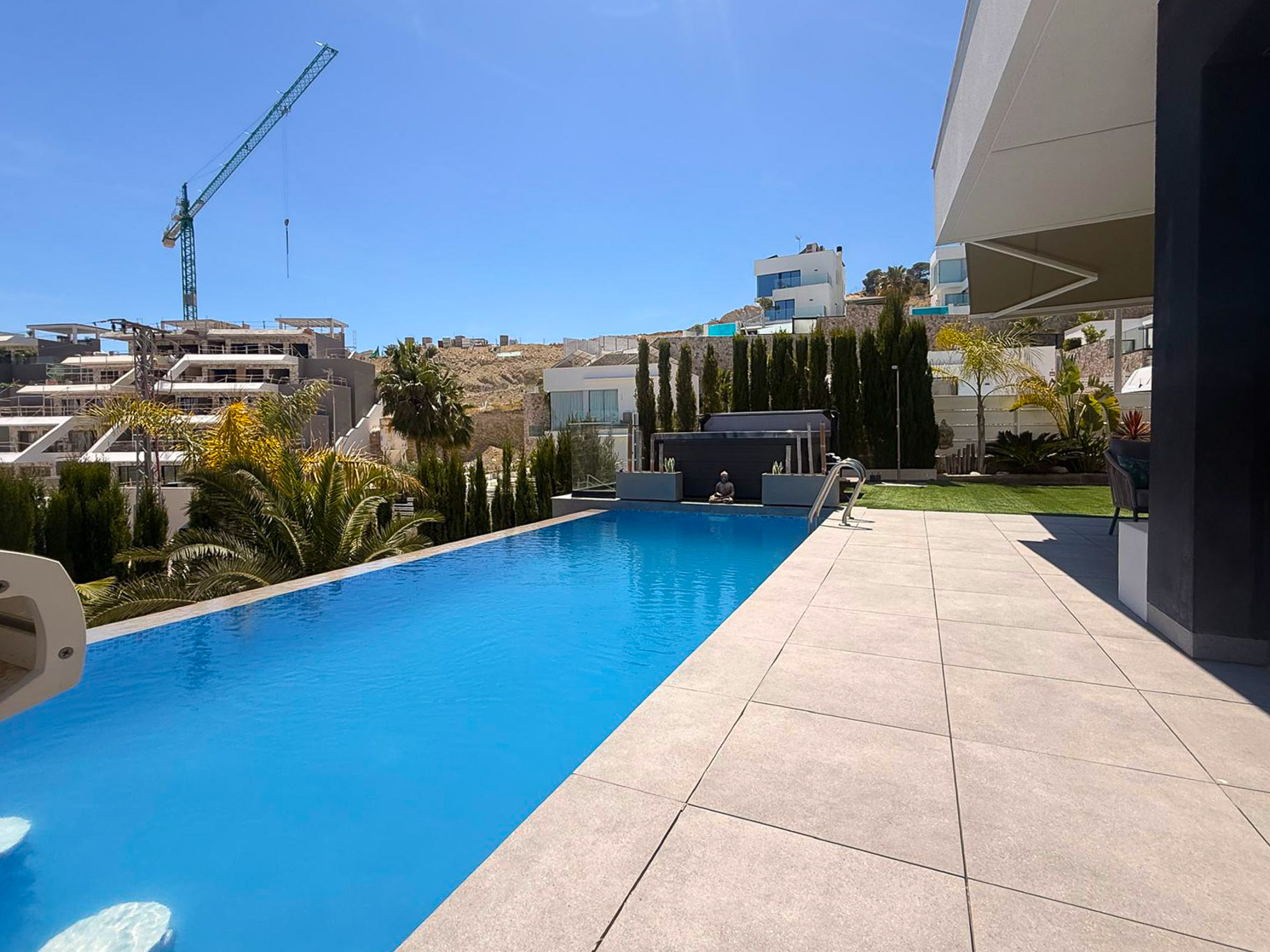 4696FIN_054 4664ALB Geschakelde woning te koop op 200 m van het strand in Albir