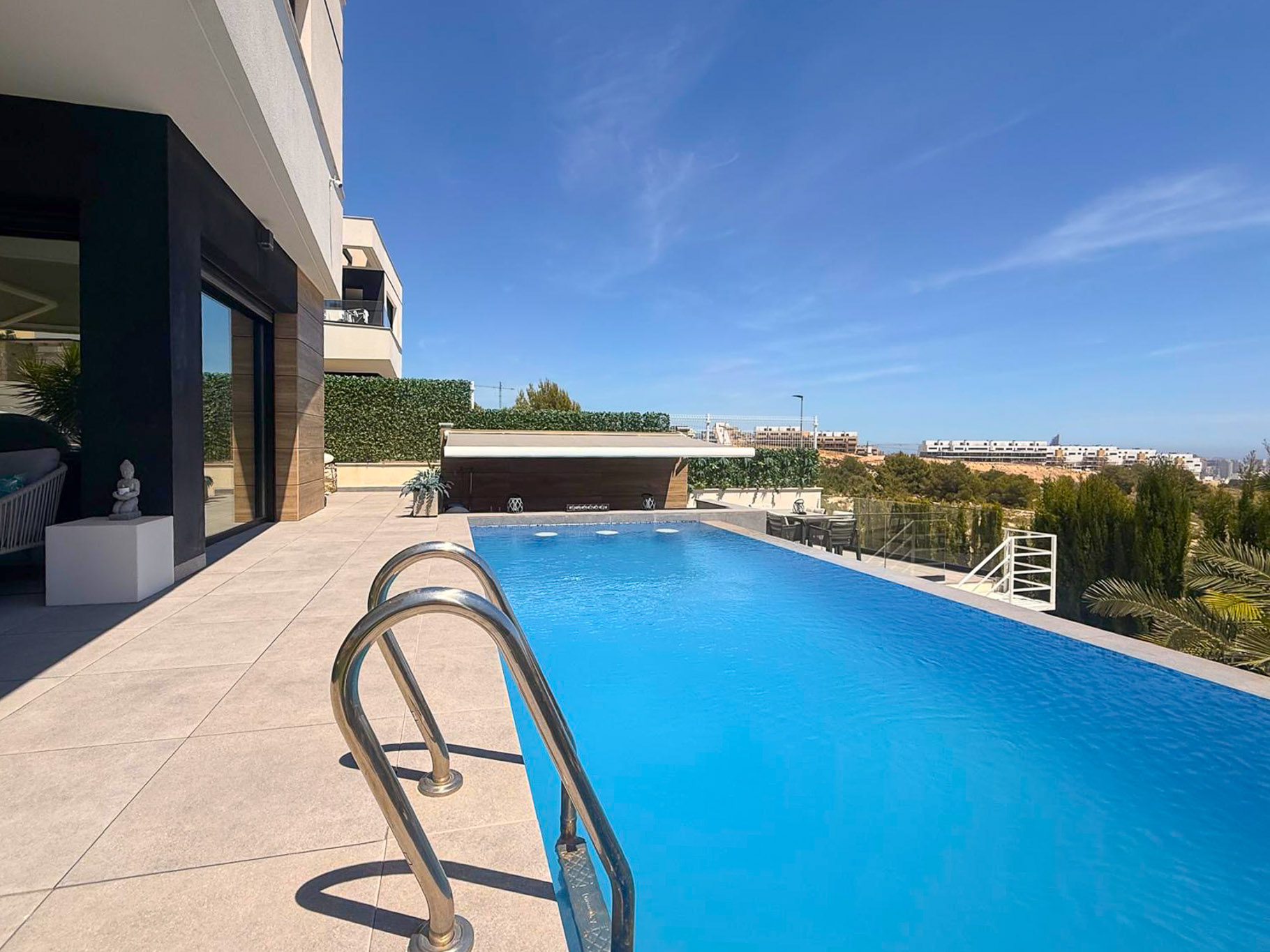 4696FIN_064 4664ALB Geschakelde woning te koop op 200 m van het strand in Albir