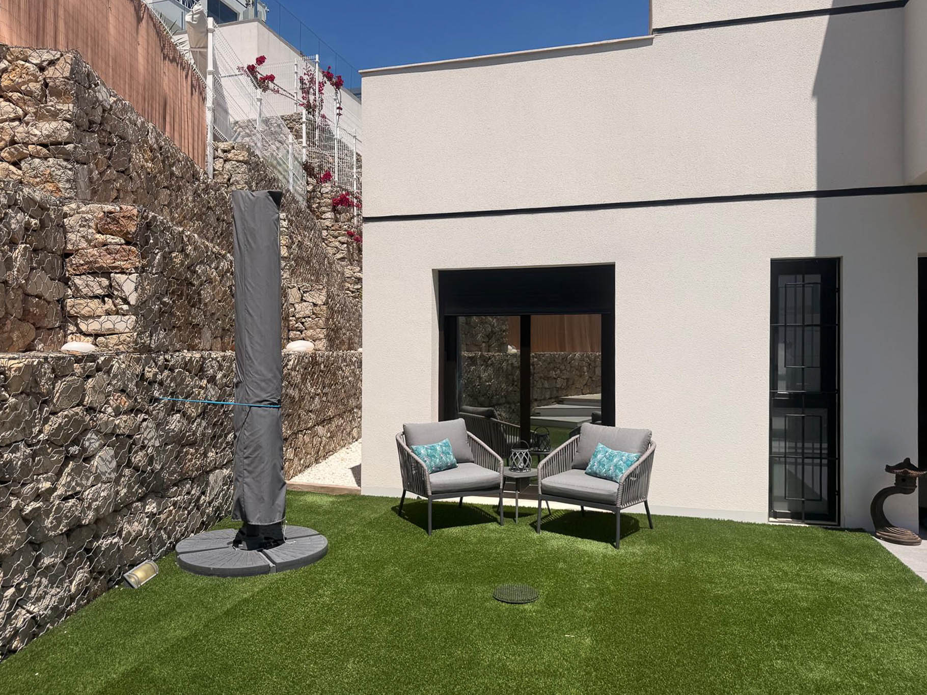 4696FIN_070 4664ALB Geschakelde woning te koop op 200 m van het strand in Albir