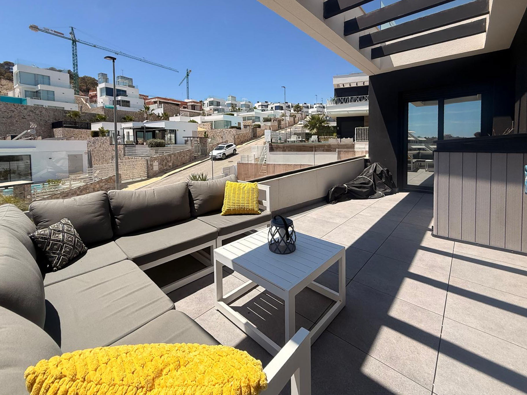 4696FIN_073 4664ALB Geschakelde woning te koop op 200 m van het strand in Albir